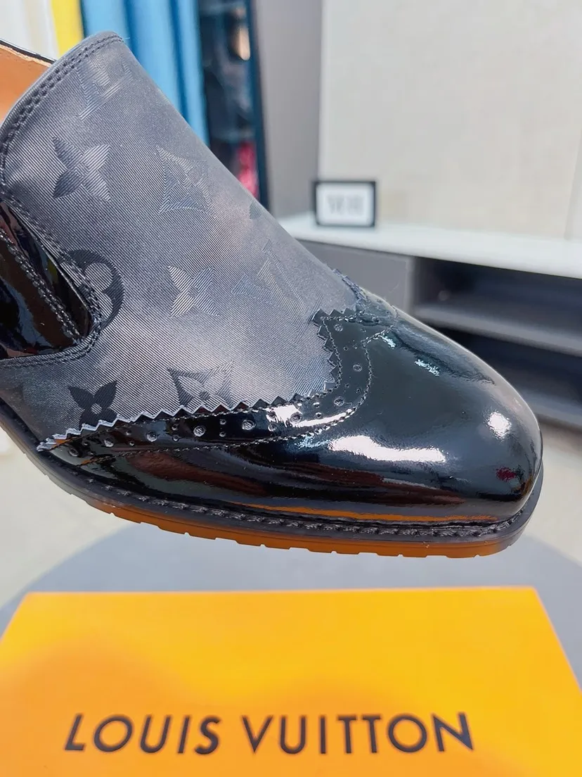 Men's Men's Shoes 💰480🌹🌹《Lv》The latest and most popular casual business leather shoes, top brands [Seduce] Luxury ~ Purchasing, [Strong] The uppers are made of imported patent leather with printed original material ➕ Genuine leather lining (•) fine workmanship. The original stylish and stylish soft rubber wear-resistant and non-slip outsole is light and comfortable on the feet. The real thing looks better in real life. 38-44, 45 can be customized.